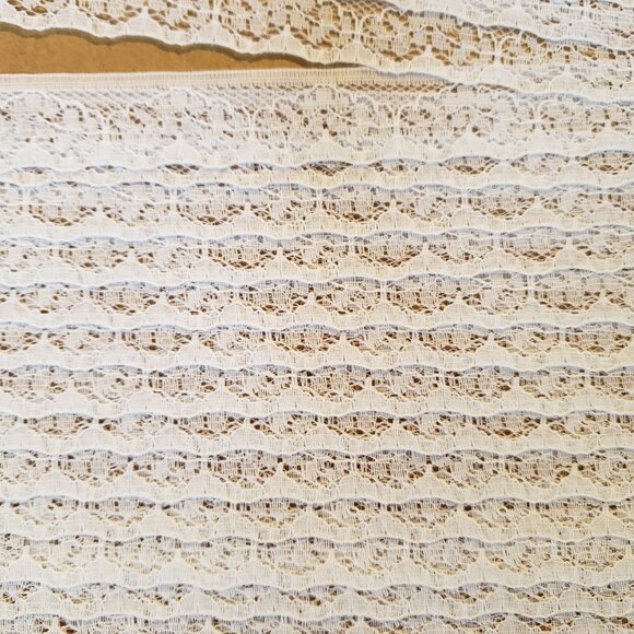 Vintage Lace Trim - Ivory 7/8" x 12 Yards - Picture 3 of 7